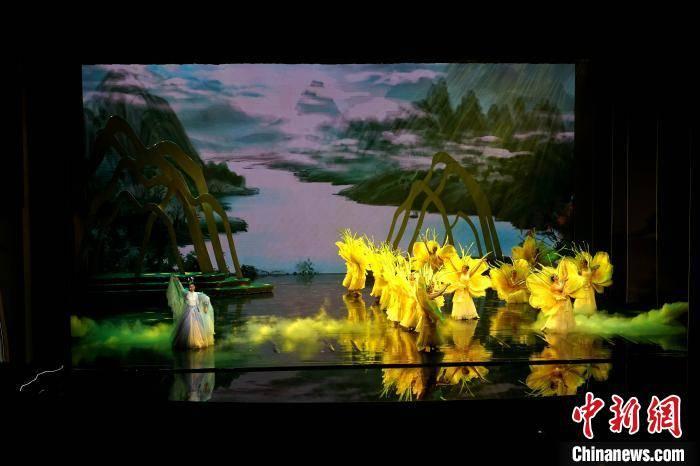 2023年青海全省法院共受理各类案件195811件