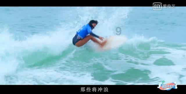 重庆两会首次引入手语同传 “小窗口里看到大希望”