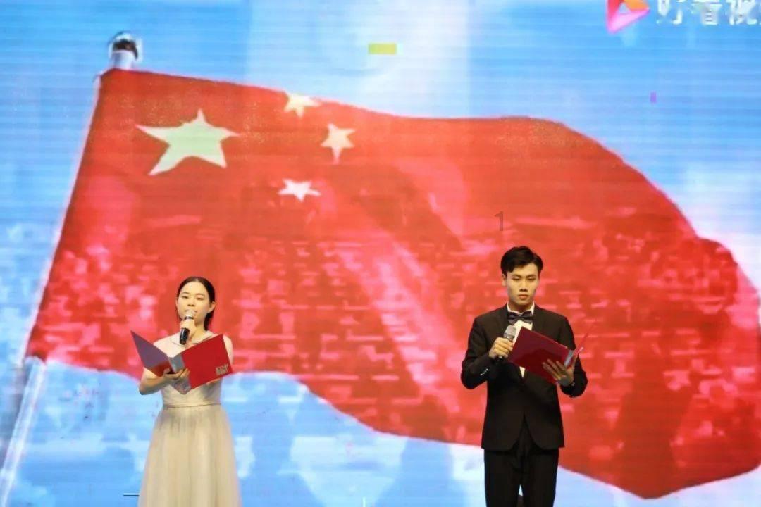 强大的狮子拼图